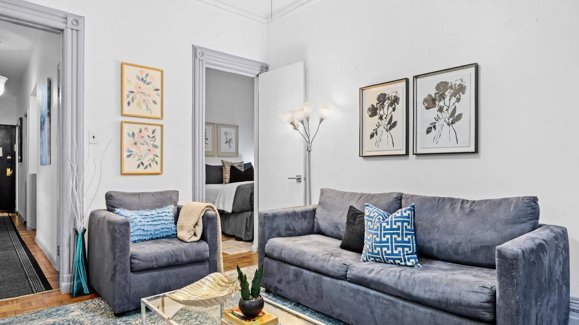 Quaint 2Br Apt Walk To Time Square New York