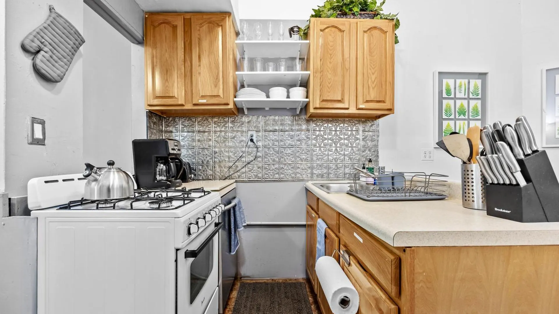 Quaint 2Br Apt Walk To Time Square New York 0*,  United States