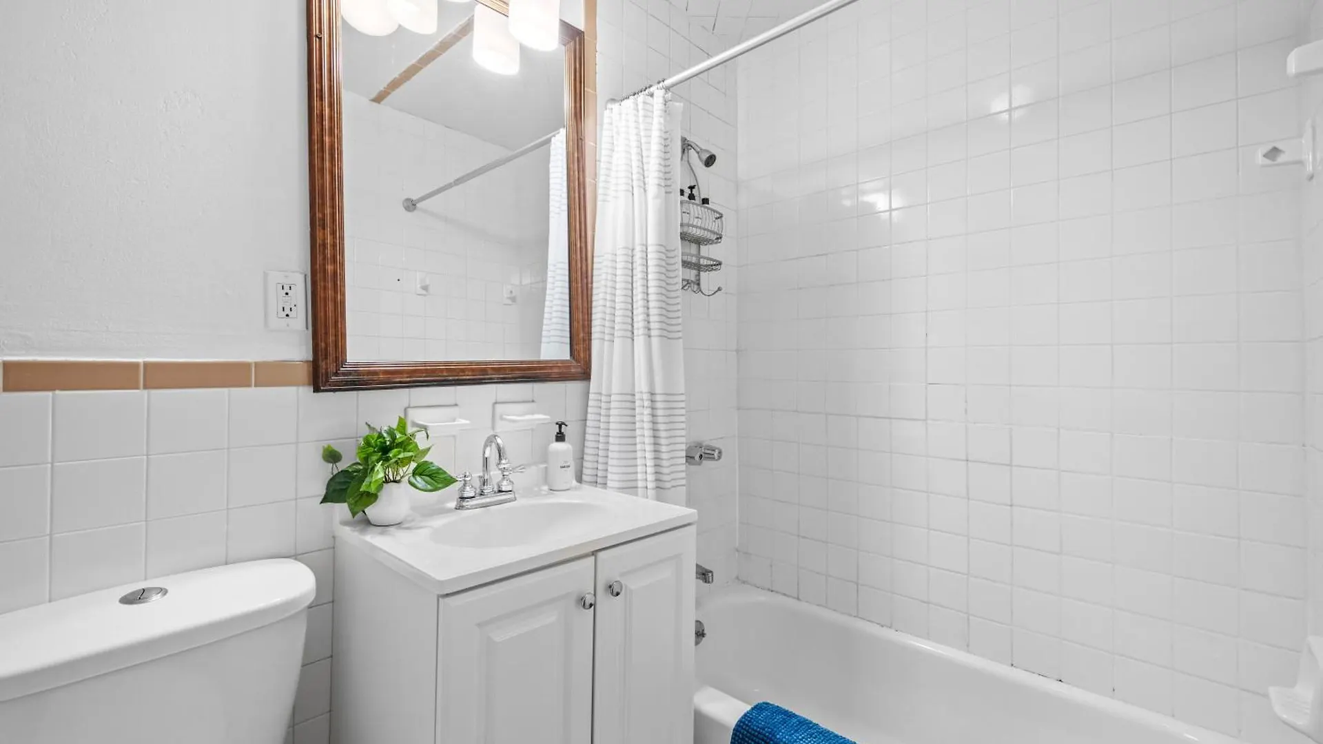 Quaint 2Br Apt Walk To Time Square New York